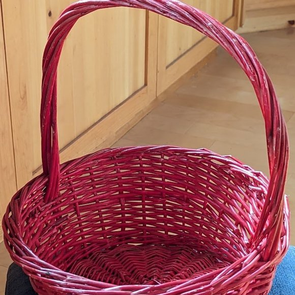 REDUCED Vintage Mid-Sized, Round, Red Willow Basket c 1970s - Picture 2 of 8